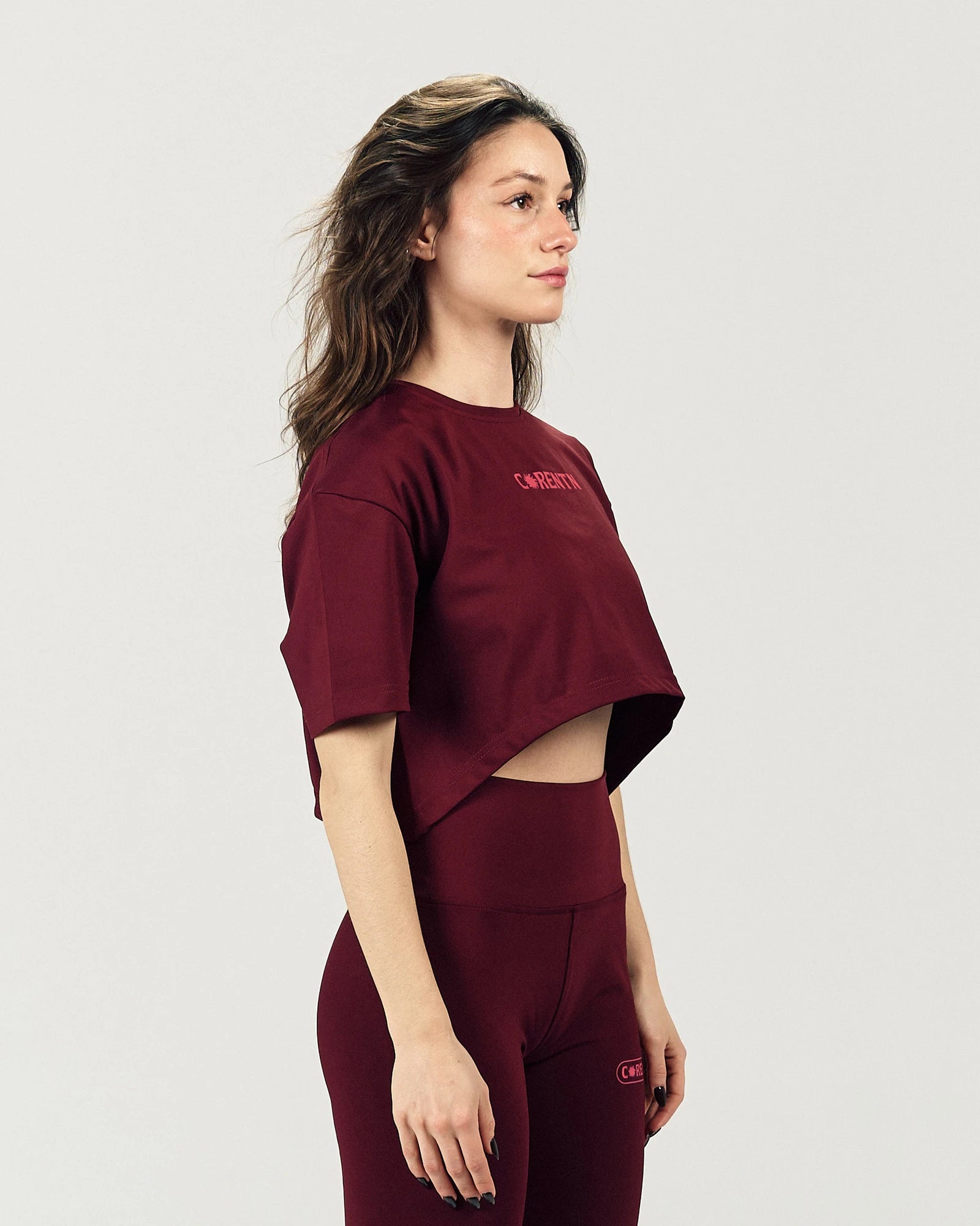 BURGUNDY CORE CROP TEE