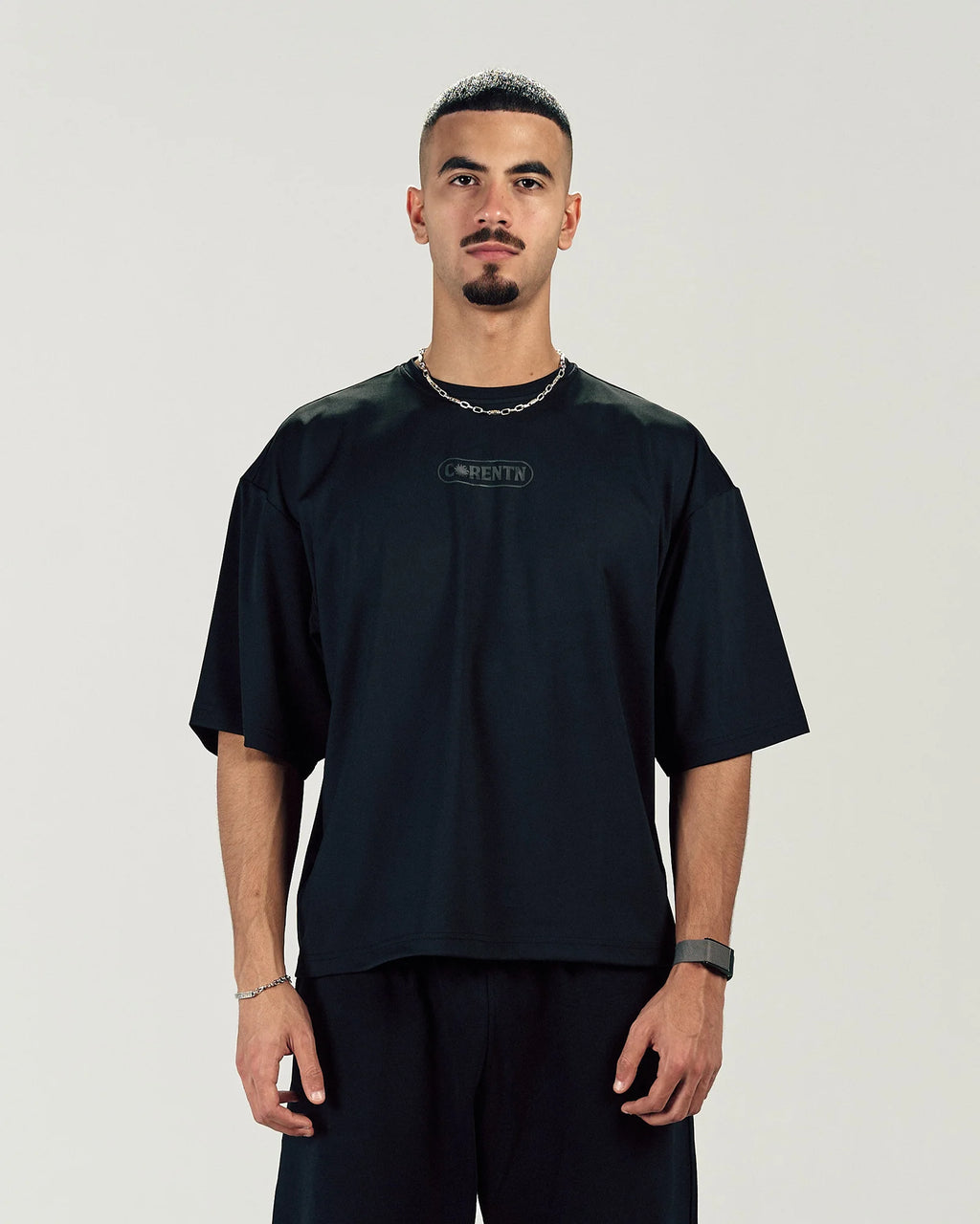 BLACK BOXY FORM TEE