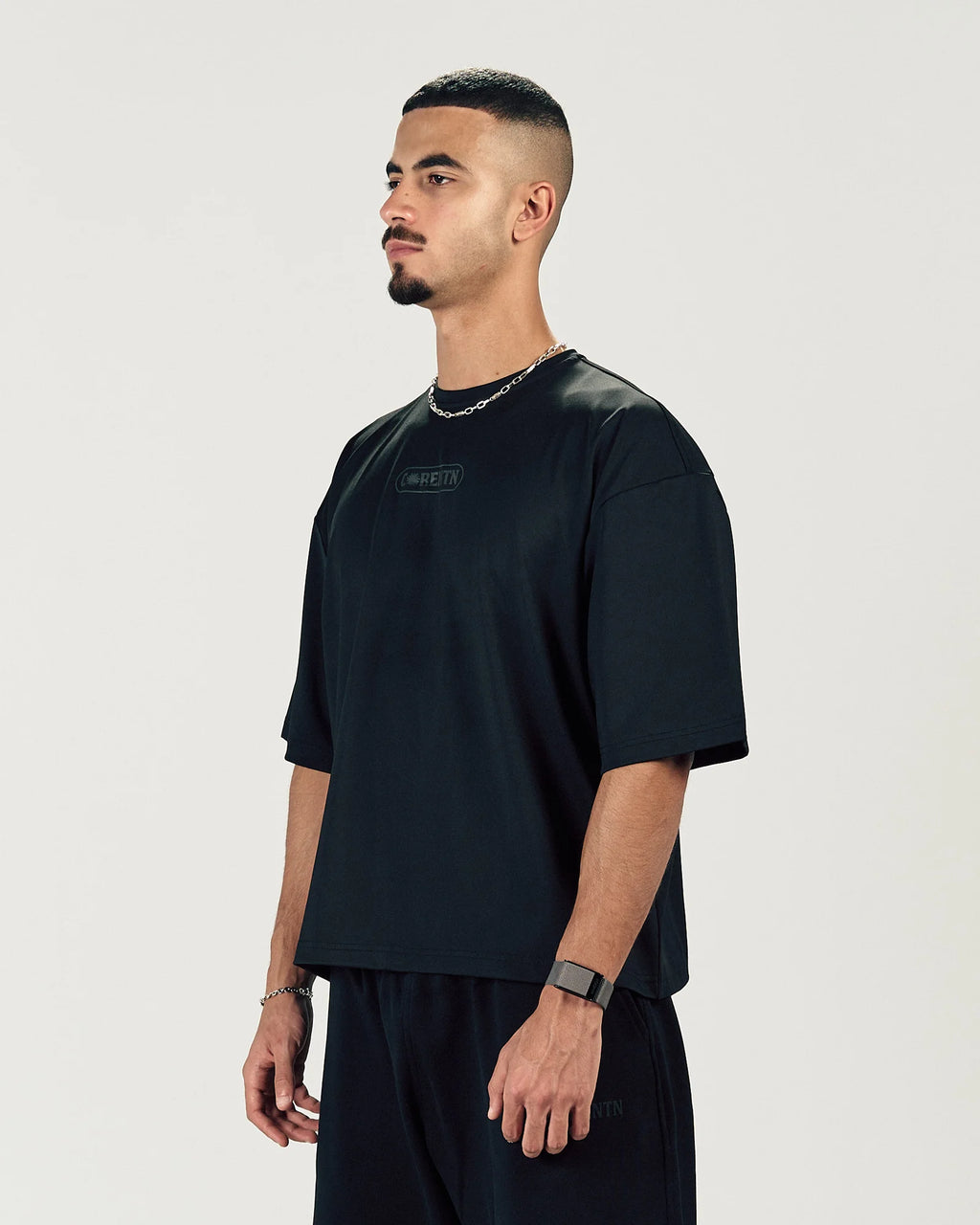 BLACK BOXY FORM TEE