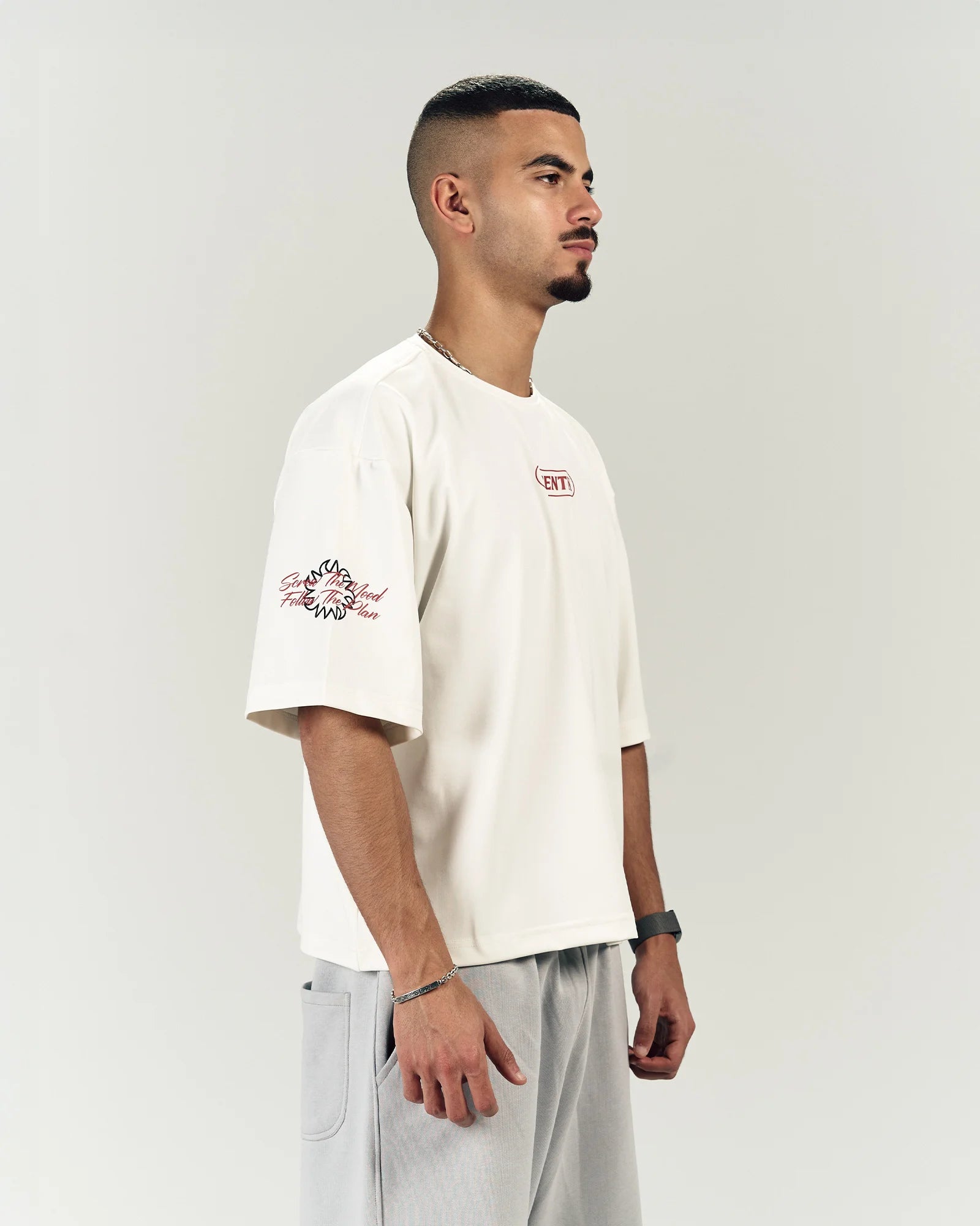 WHITE BOXY FORM TEE
