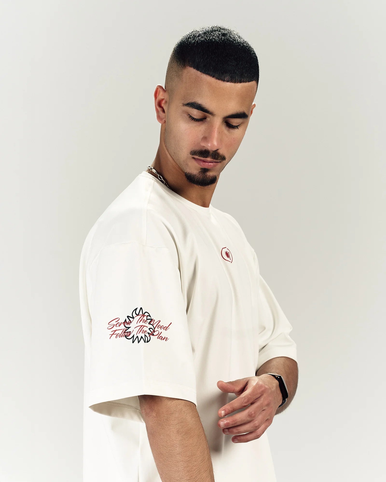 WHITE BOXY FORM TEE