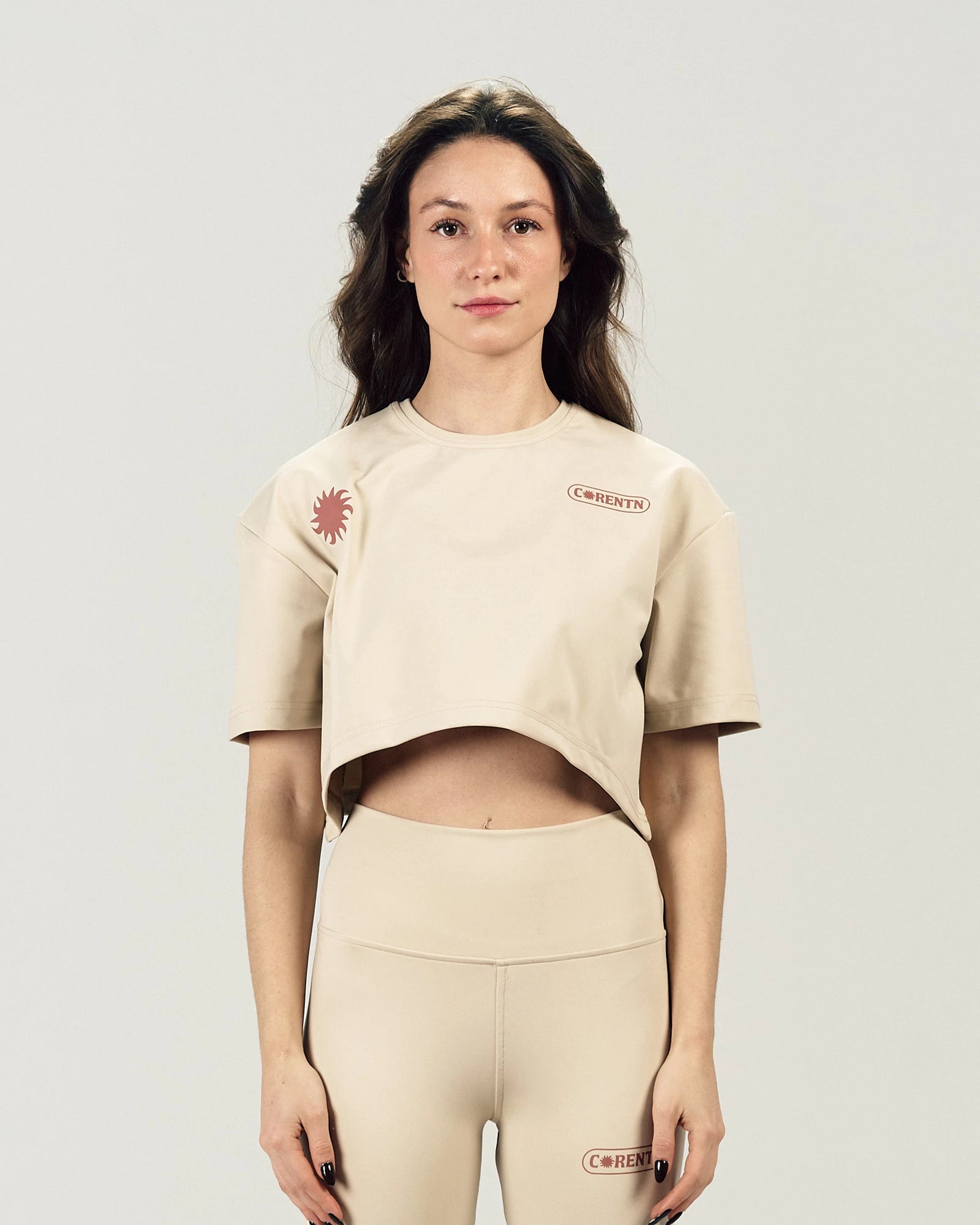 BEIGE CORE CROP TEE