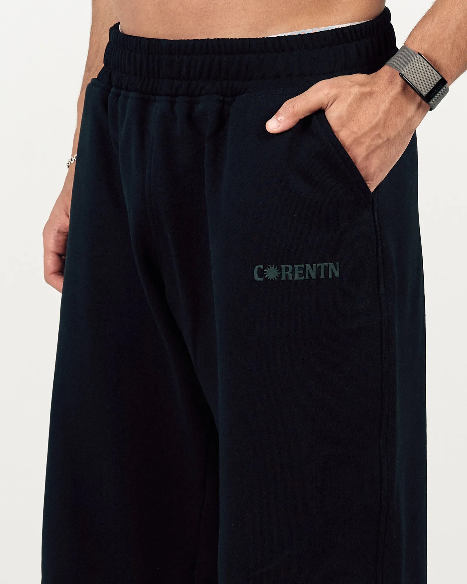 BLACK EASE SWEATPANTS