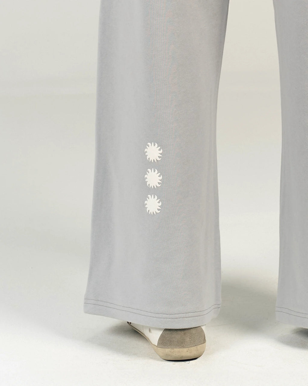 SILVER EASE SWEATPANTS
