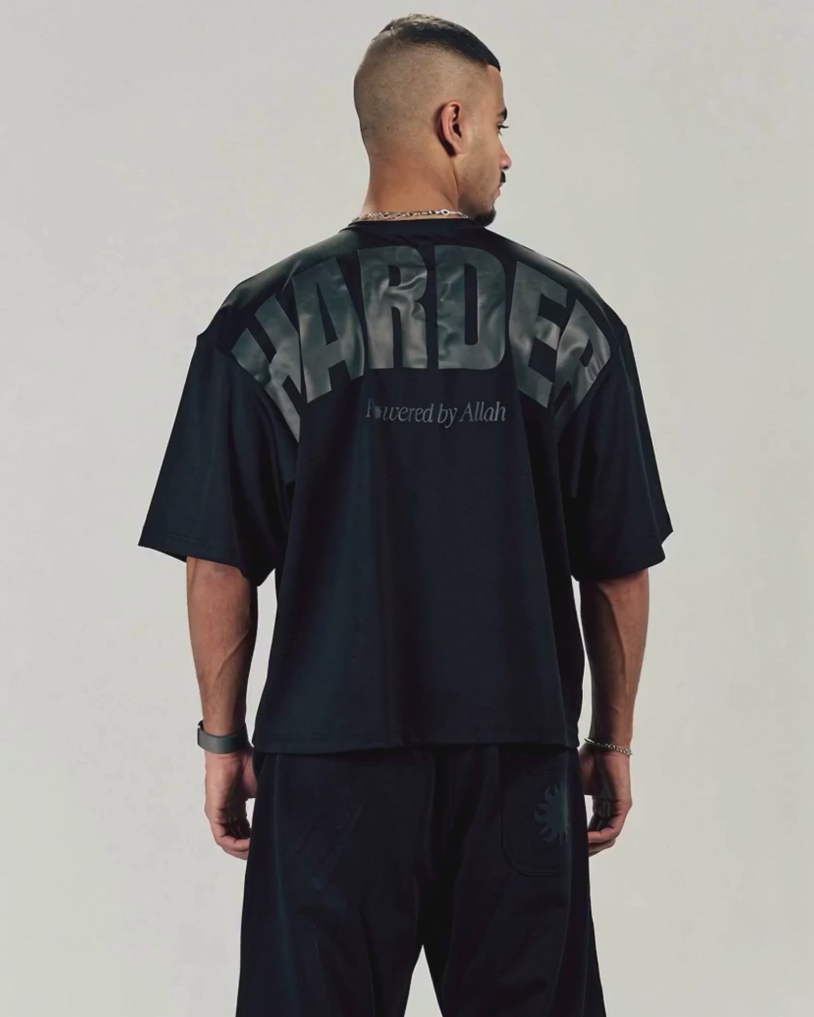BLACK BOXY FORM TEE